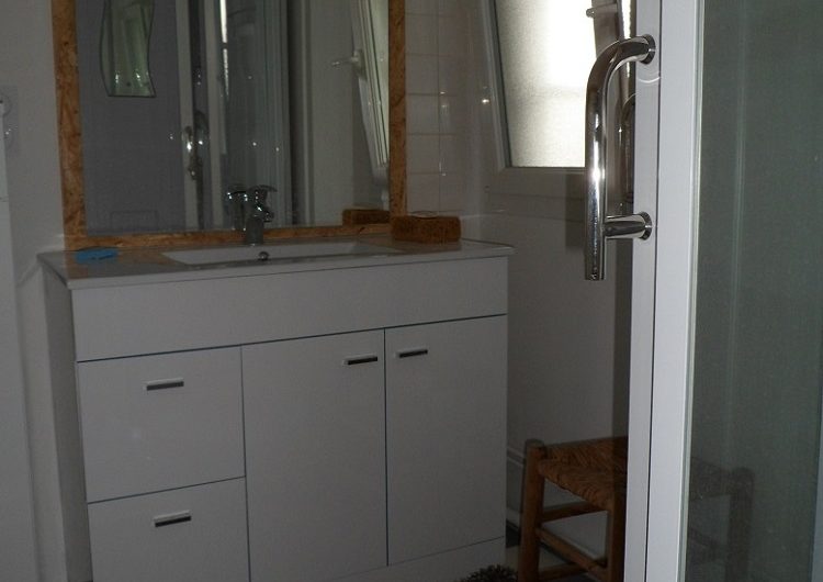 @CAPDEVILLE_NADAL_ salle d’eau