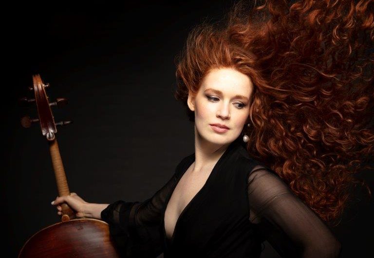 090326 Camille Bertholet – Crédits – 2025 Simon Fowler – Warner Classics