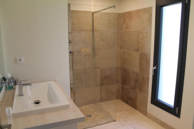 118-airial-thoumazic-azur-bnb1-HLOAQU040V50QGMO-size2048