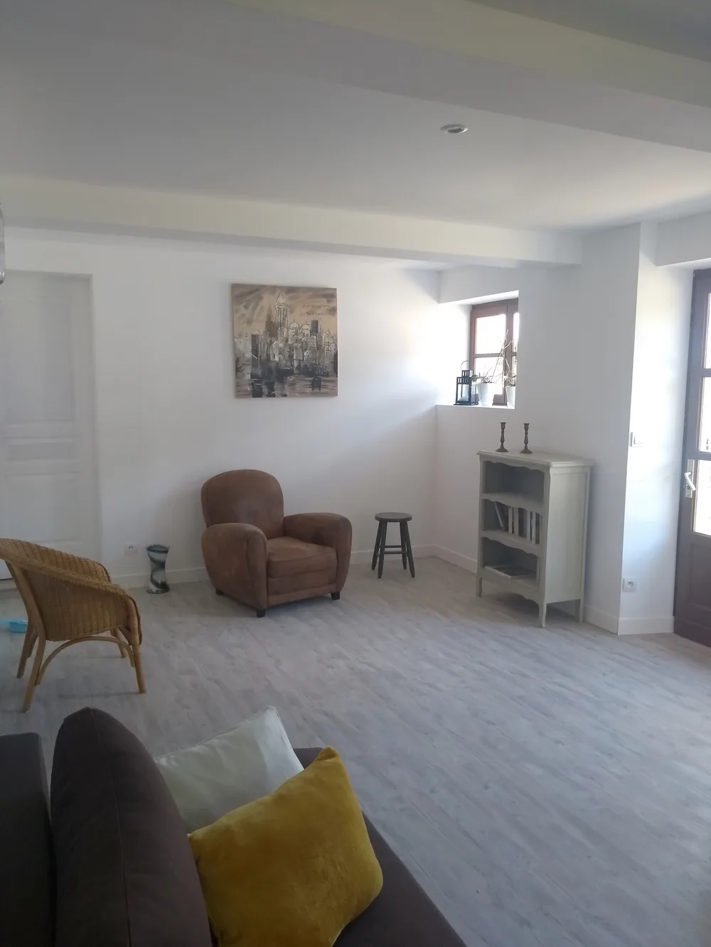 2-Salon-commun-aux-hotes-wifi-gratuit