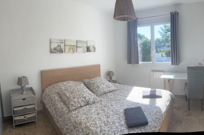 20. chambre 5 ponton pano bureau lits faits serv 2023