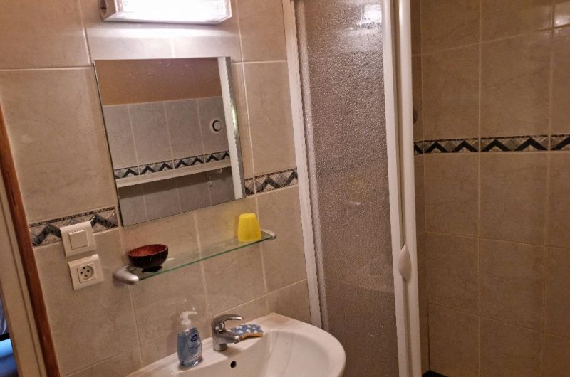 2023 – LABA – Gîte Didier CELSE – Salle de bain – ©Didier CELSE