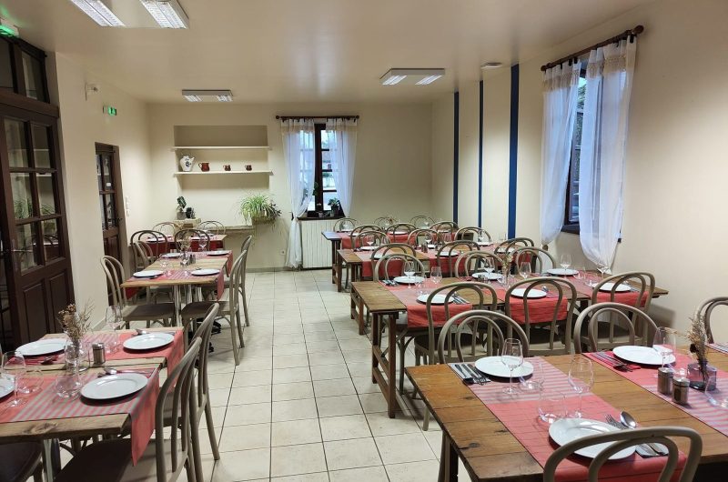 2023 – RETJ – L’Auberge de la Hournère – Salle de restaurant – ©L’Auberge de la Hournère