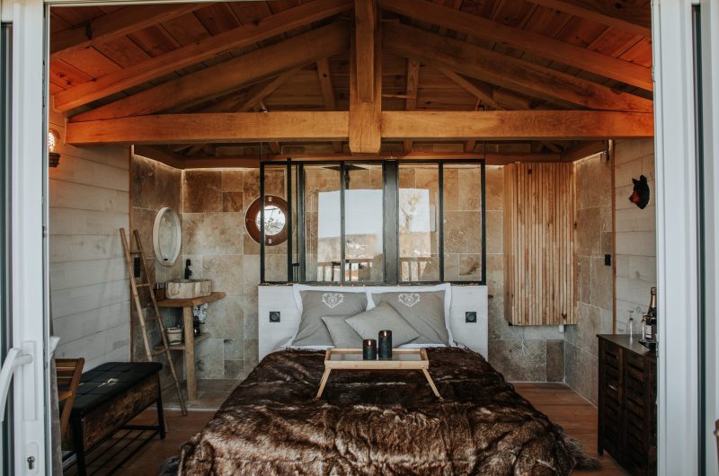 2023 – ROQU – Cabane Lou Pignada – Chambre – ©Allyson LAFFITTE Photographe