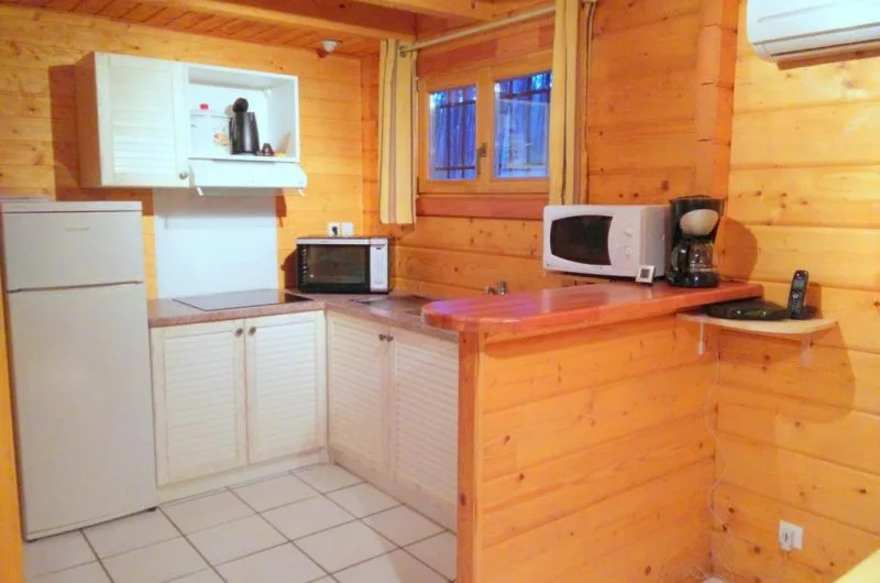 2023_baluhet (4) (Copier)