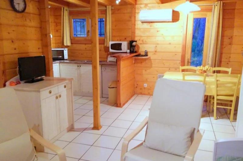 2023_baluhet (7) (Copier)