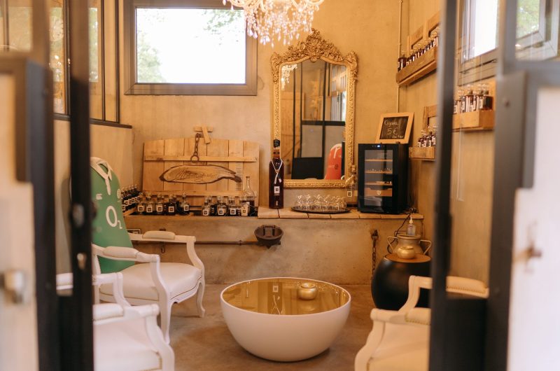 2024 – HONT – L’Étable de Marquestau – Espace lounge – © LydiePalmer_film