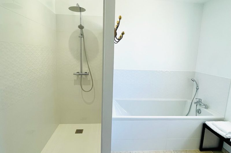 2024 – LABA – Gîte de Peyrucolle – Salle de bain – ©Clévacances – Gîte de Peyrucolle (1)