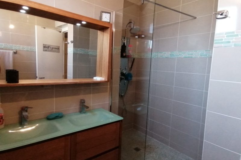 2025 – CACH – Un refuge à Cachen – Aire camping car (salle d’eau) – ©Viginie BARBEAU (8)