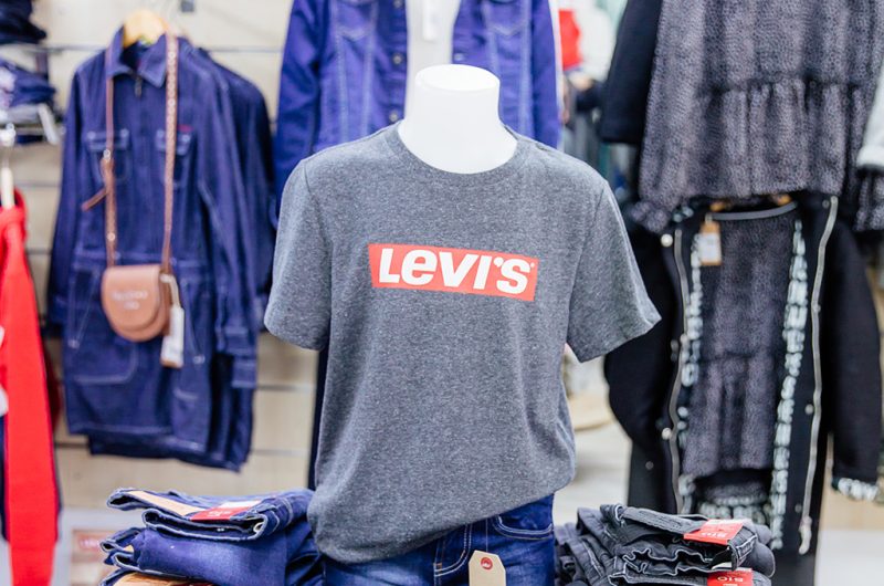 737966-graffitis-agence-les-conteurs