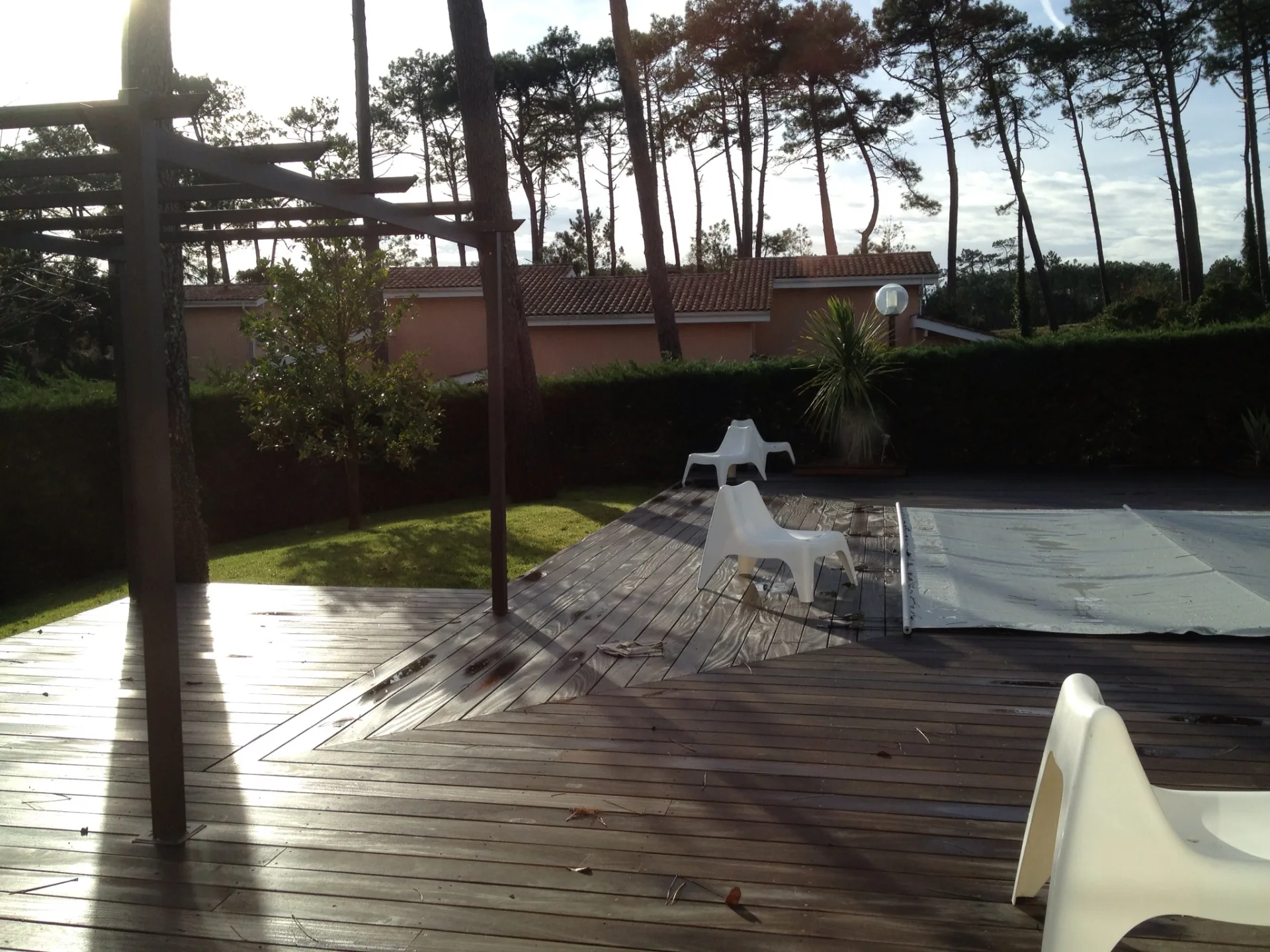 818—Vue-Terrasse-Pergola-Piscine