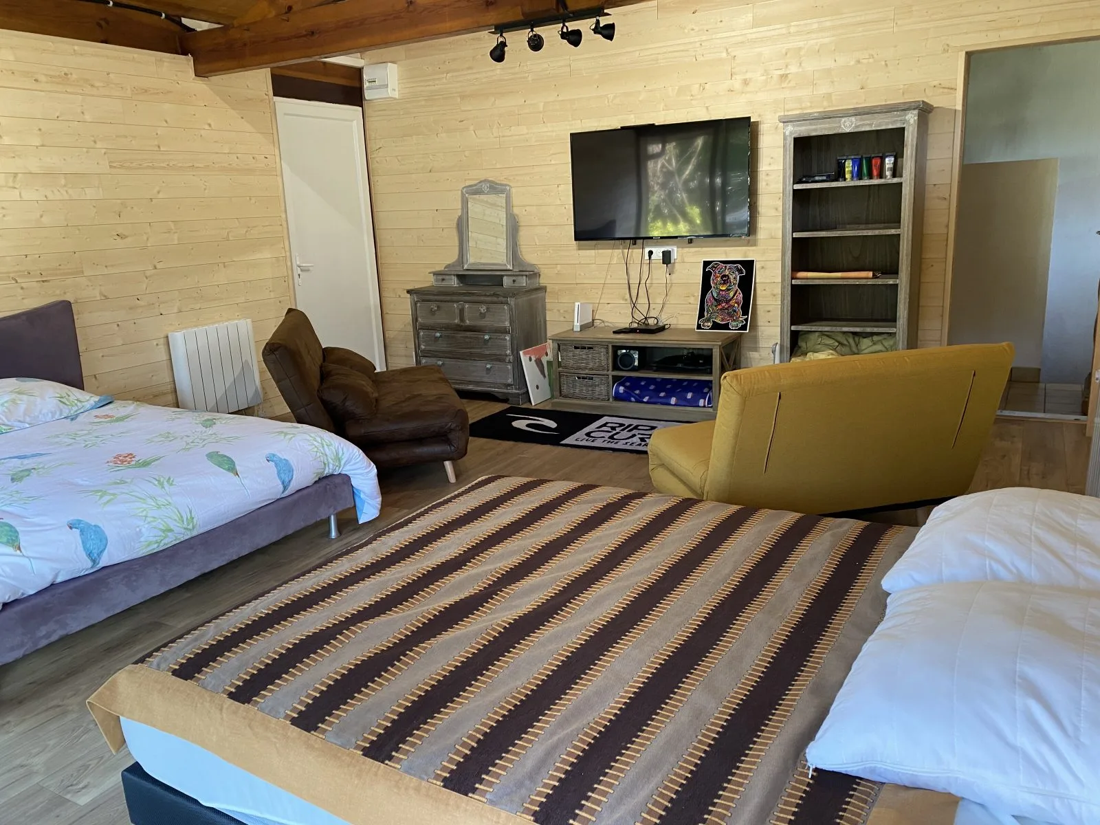 851DD1AE-23E7-47AA-A875-70122C4F3A72