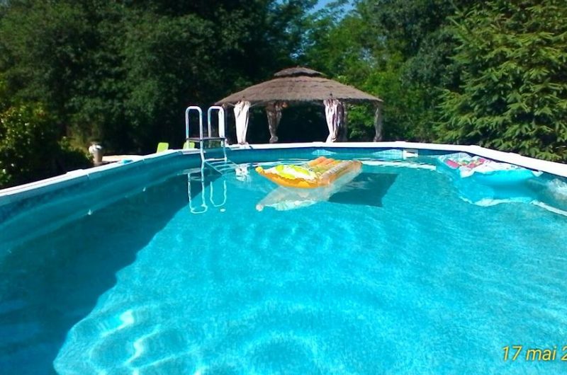 869318-le-clos-des-palombes-piscine
