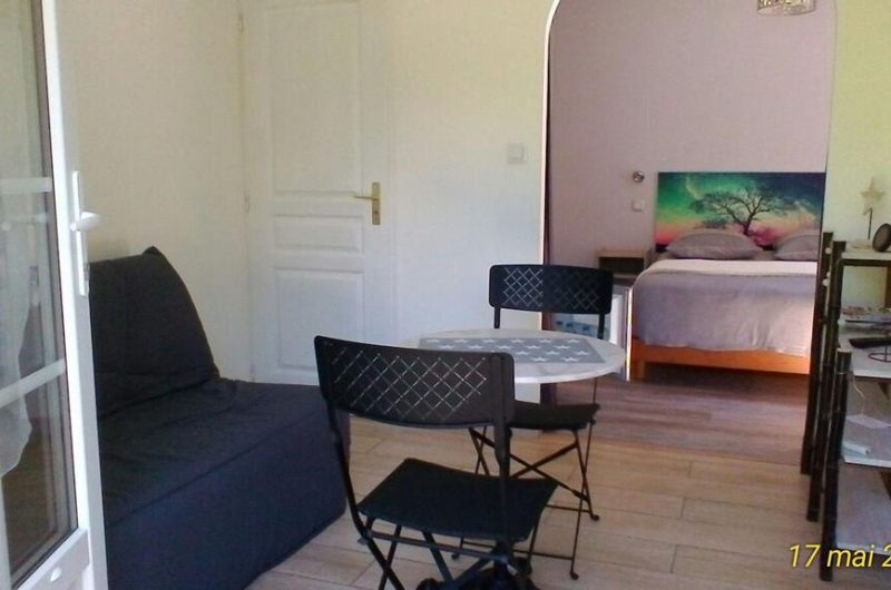 869321-le-clos-des-palombes-chambre