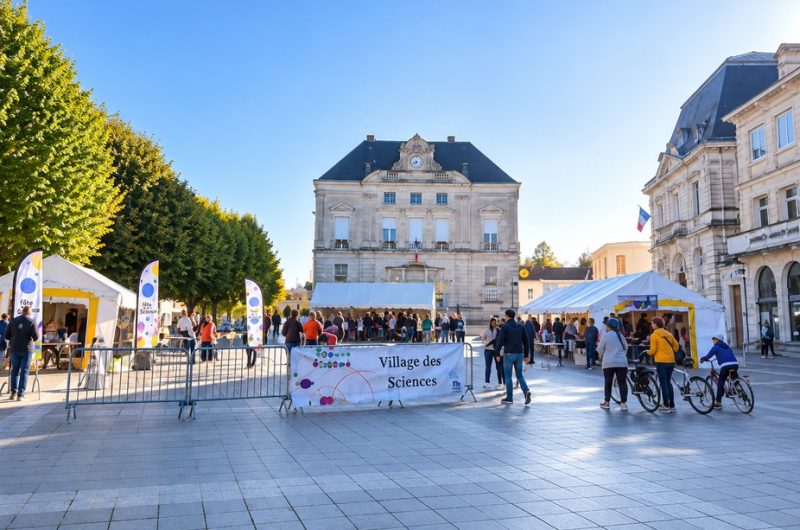 876943-village-des-sciences-926×683