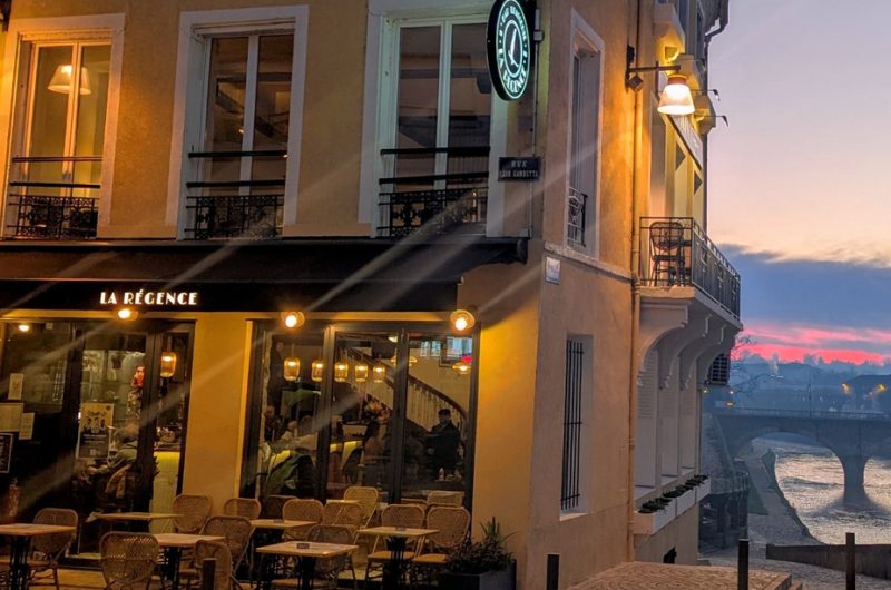 878922-la-regence-terrasse-926×683