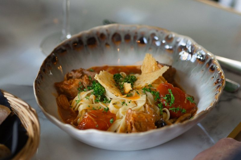 878924-la-regence-plat-brasserie-926×683