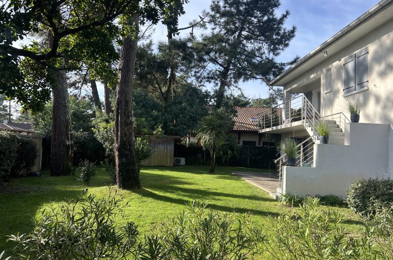 9. jardin clos avec pelouse