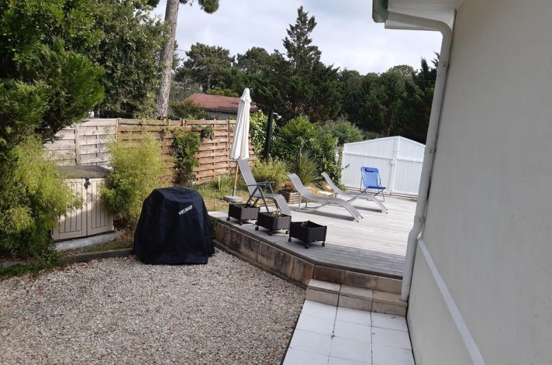 Arrière maison et barbecue (Copier)