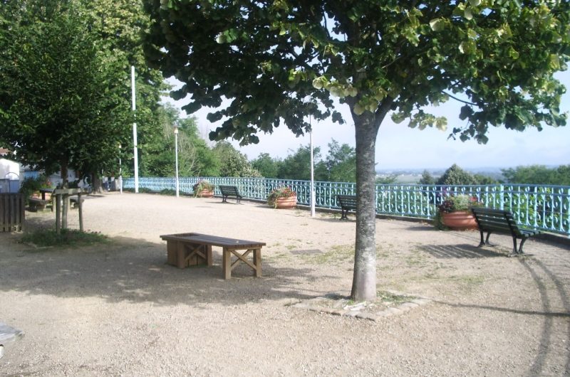 Bastide Montfort en Chalosse – place François Dupaya JL