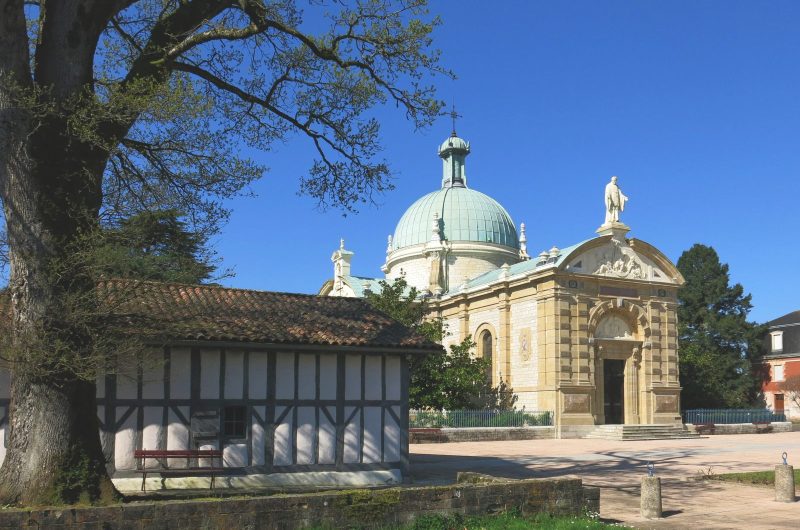 Berceau St Vincent de Paul Ranquines Chap  et Chêne rejeton