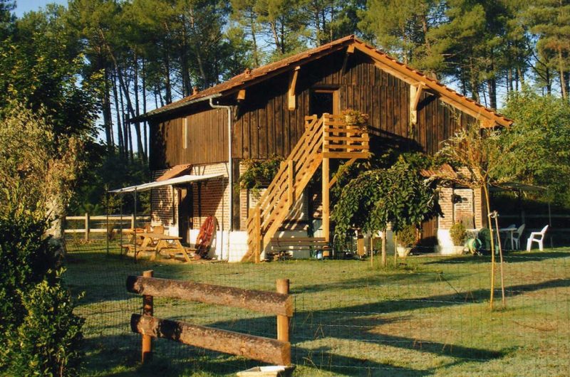 CASTETS-SAILLANT-Emmanuel-et-Catherine-Gite-l-Escale-ext1