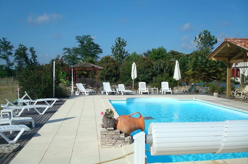 CASTETS-SAILLANT-Emmanuel-et-Catherine-Gite-l-Escale-ext3