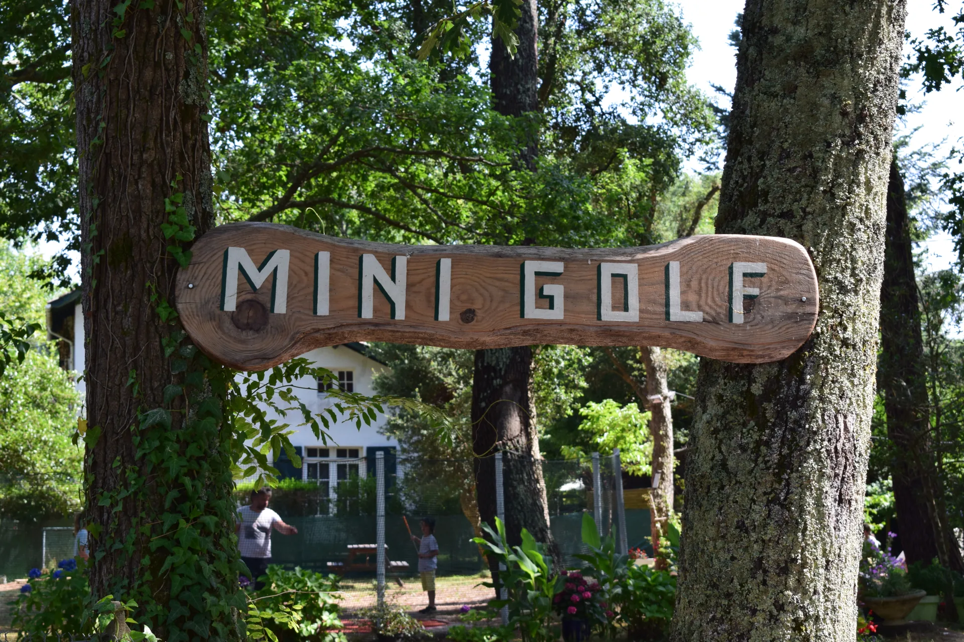 CLNT—LEON—Mini-golf–1-