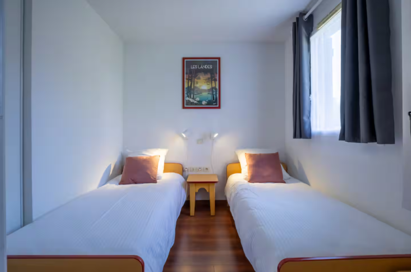 Cassen-lespritlandes-chambre2 chacun son lit@Mercier