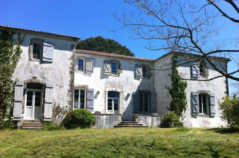 Caverie de Peyroux – extérieur1