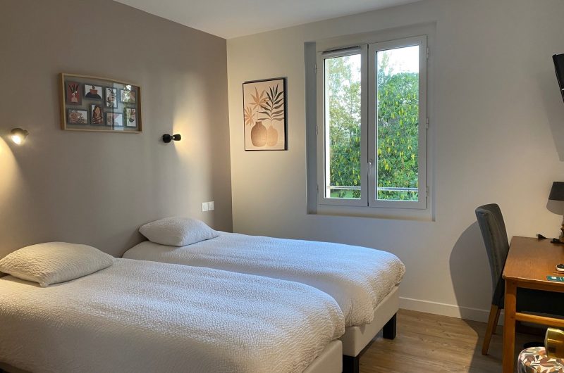 Chambre 2 lits simples – Le Clos Pité 2024 ©Lambert