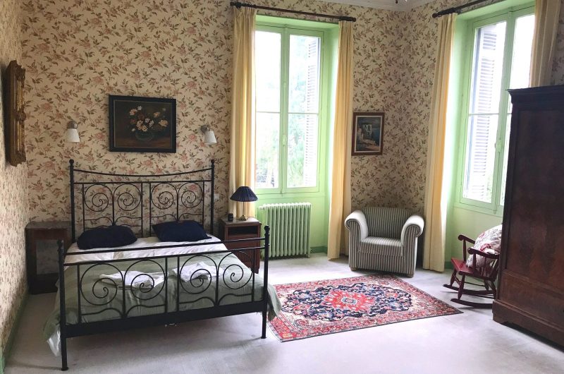 Chambre-antique—chateau-de-Habas