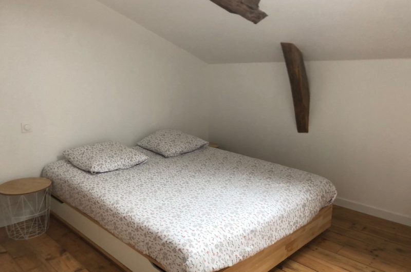 Chambre double n°2 étage Maison Bordenave ©OTC