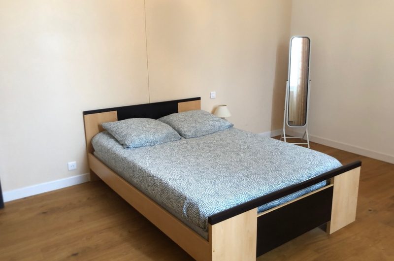 Chambre rdc Maison Bordenave ©OTC
