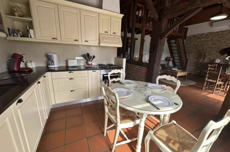 Cuisine salon salle à manger L’étape – St Germain – St geours Auribat