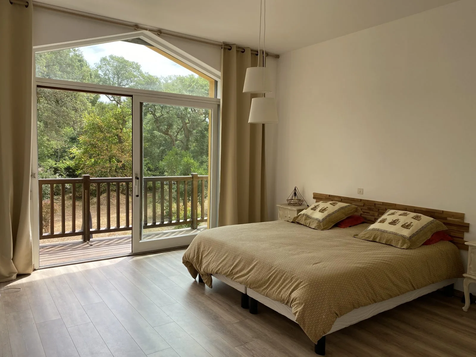 D64A5D6F-400F-41C9-8AED-C333B28A5DE2