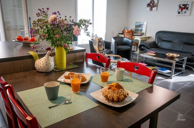 Dehez 2 – cuisine ouverte coin salon