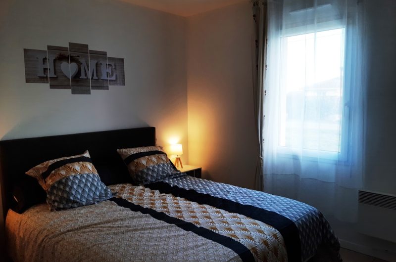 Devaux Bidaou – chambre lit 2p entrée