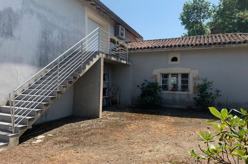 Entrée gîte maniort