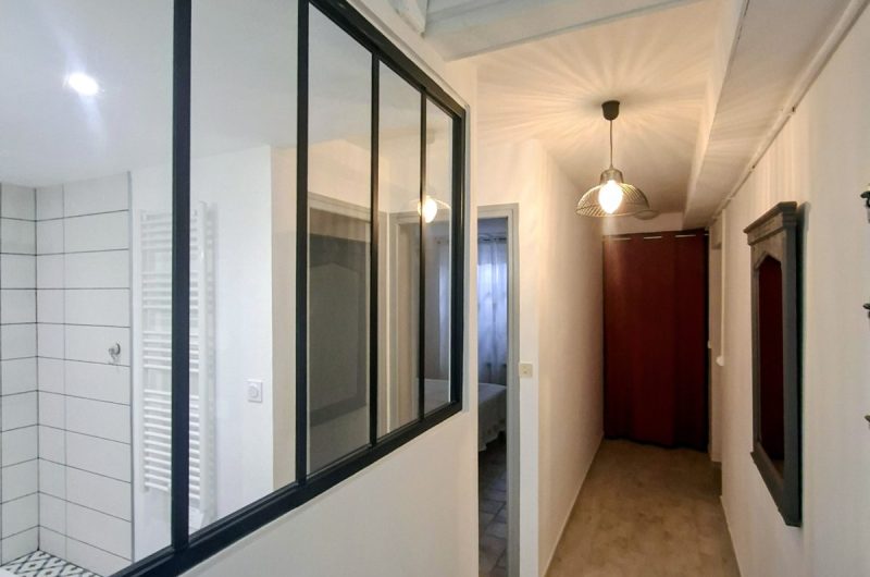 Gîte Chaperon – Gousse – couloir de l’espace nuit