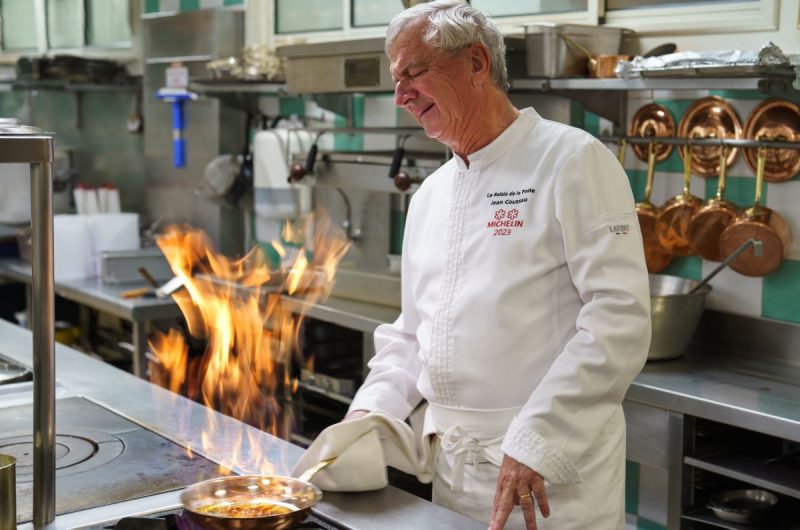 Jean Coussau en cuisine photo Didier Leplat