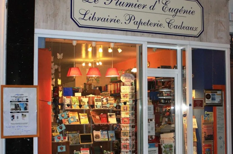 Le Plumier d’Eugénie – Façade