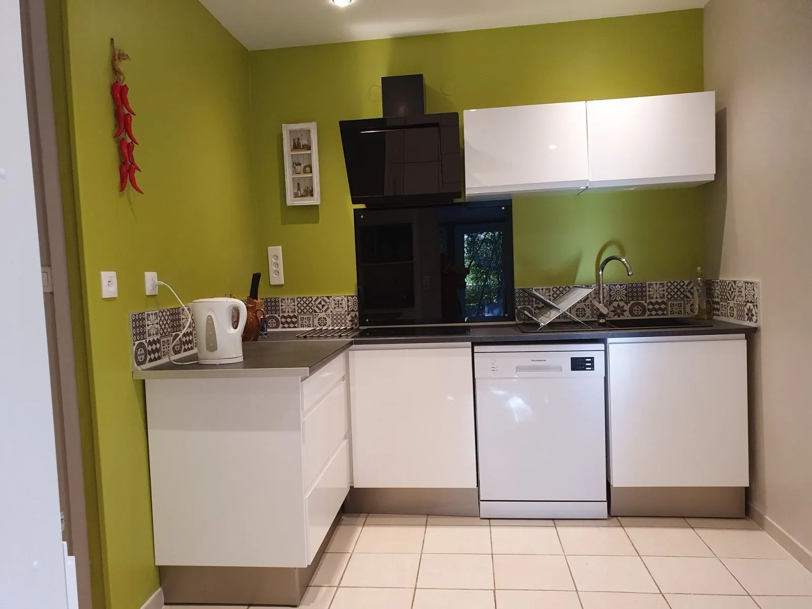 Les Mimosas vue ensemble cuisine 1