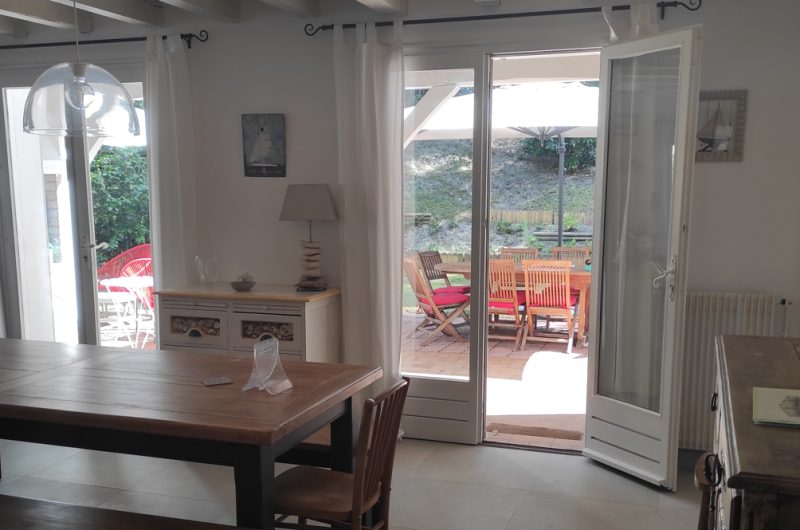 Loueurs_schnee_séjour + terrasse