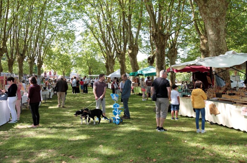 Marché créations Poyanne – visiteurs