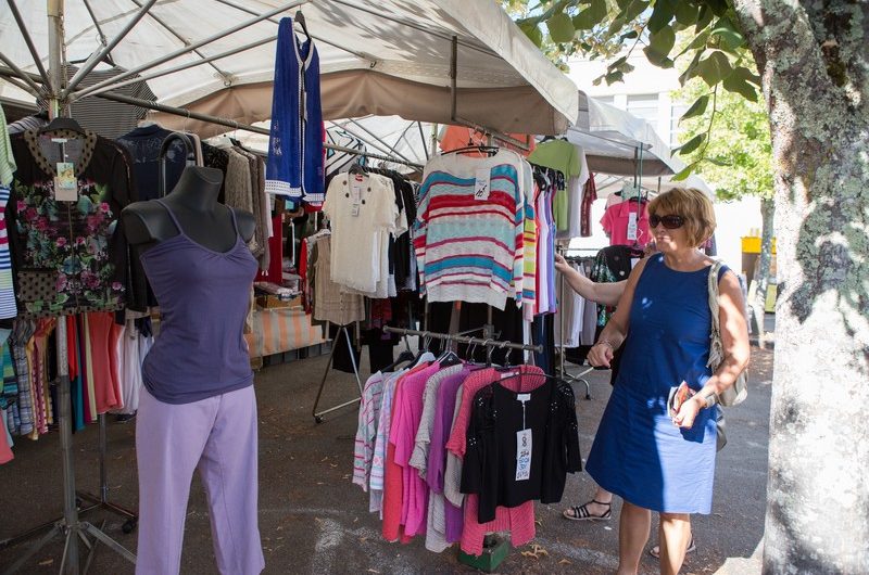 Marché vétements