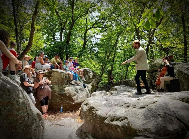 Page 14-Balades Cour des Contes