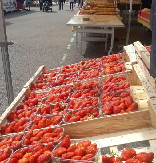 Photo marché tourin fraises