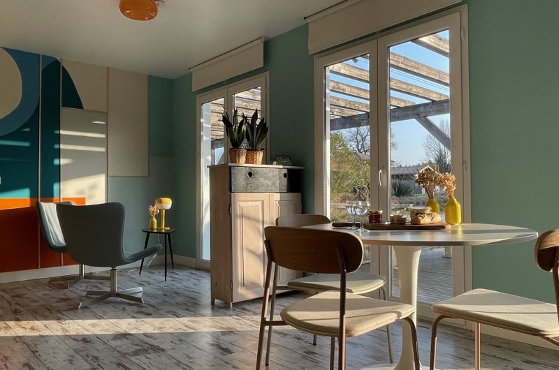 Poolhouse-interieur-La-Petite-Couronne-Ecolodge-Lofts