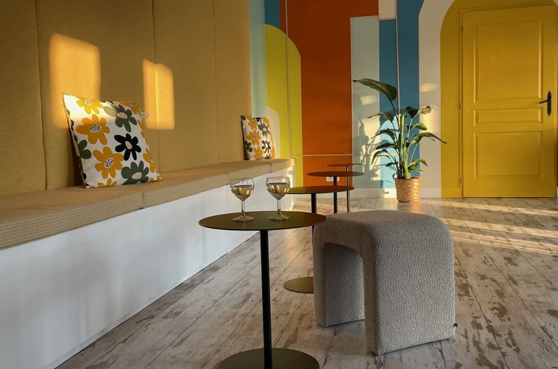 Poolhouse-piscine-hotel-La-Petite-Couronne